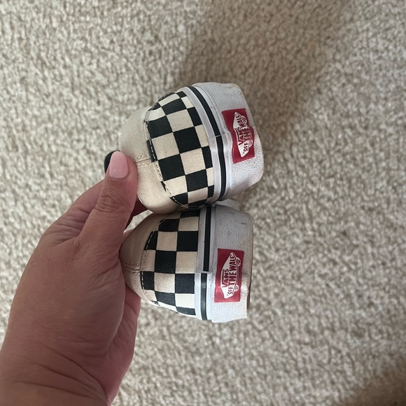 Vans - Picture 3 of 3